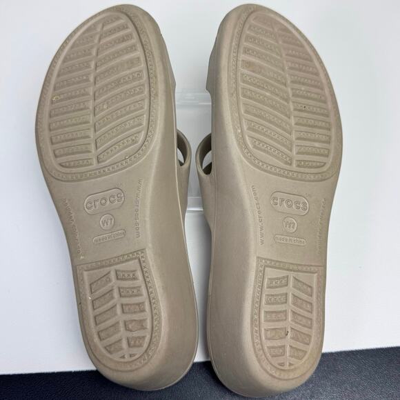 Crocs Patricia Women’s Wedge Sandal Size 7
Tan Gray Slip On Low Heel Sandals - Picture 10 of 11